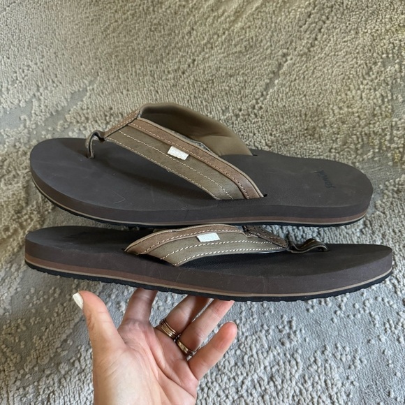 Sanuk flip flop bundle Ziggy navy and brown sandals men’s 12 main image 4